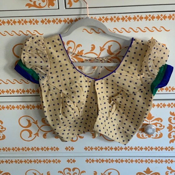 Saree & Blouse - Picture 3 of 4